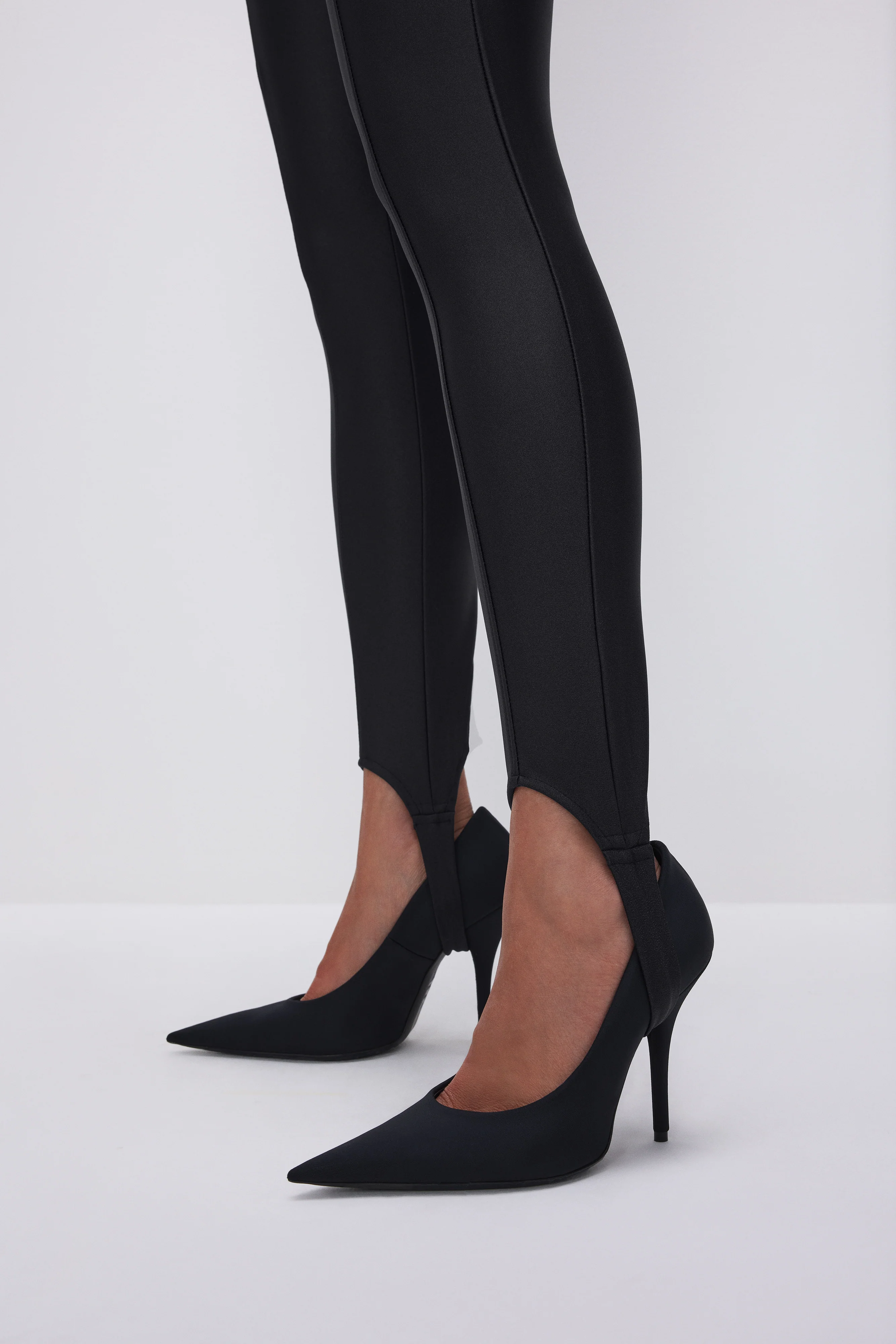 COMPRESSION SHINE STIRRUP LEGGINGS | BLACK001 - Image 6