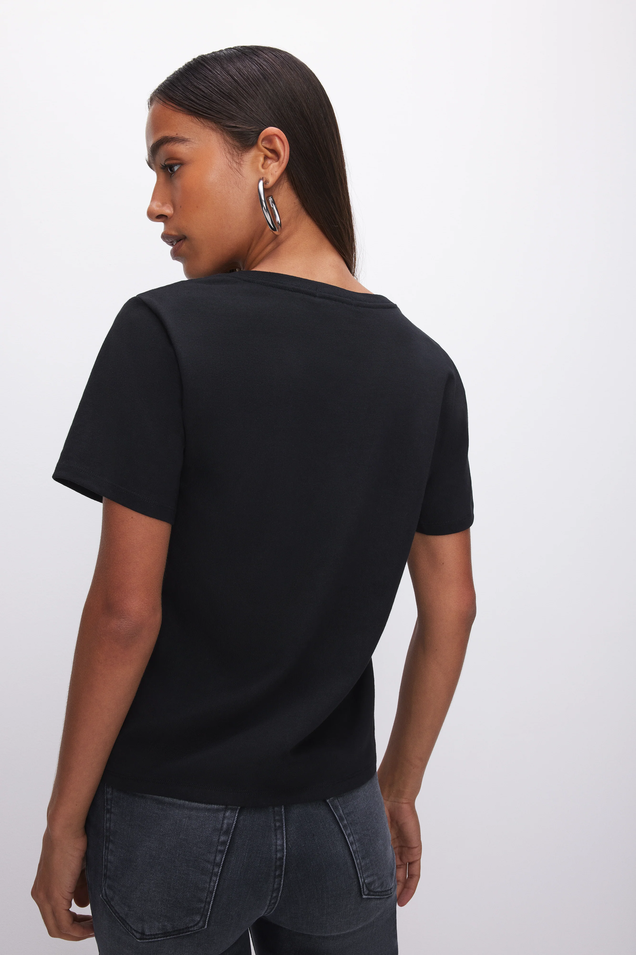COTTON CLASSIC V-NECK TEE | BLACK001 - Image 4