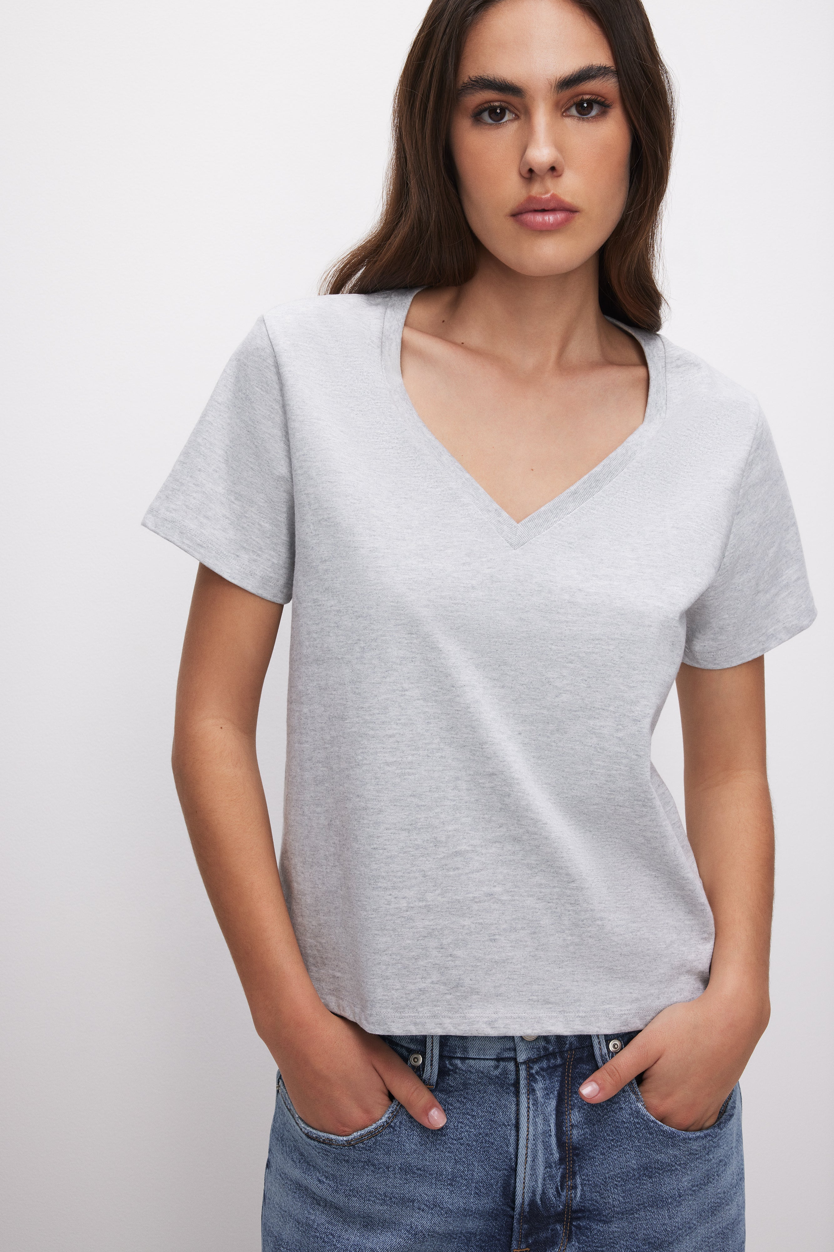 COTTON CLASSIC V-NECK TEE | HEATHER GREY001