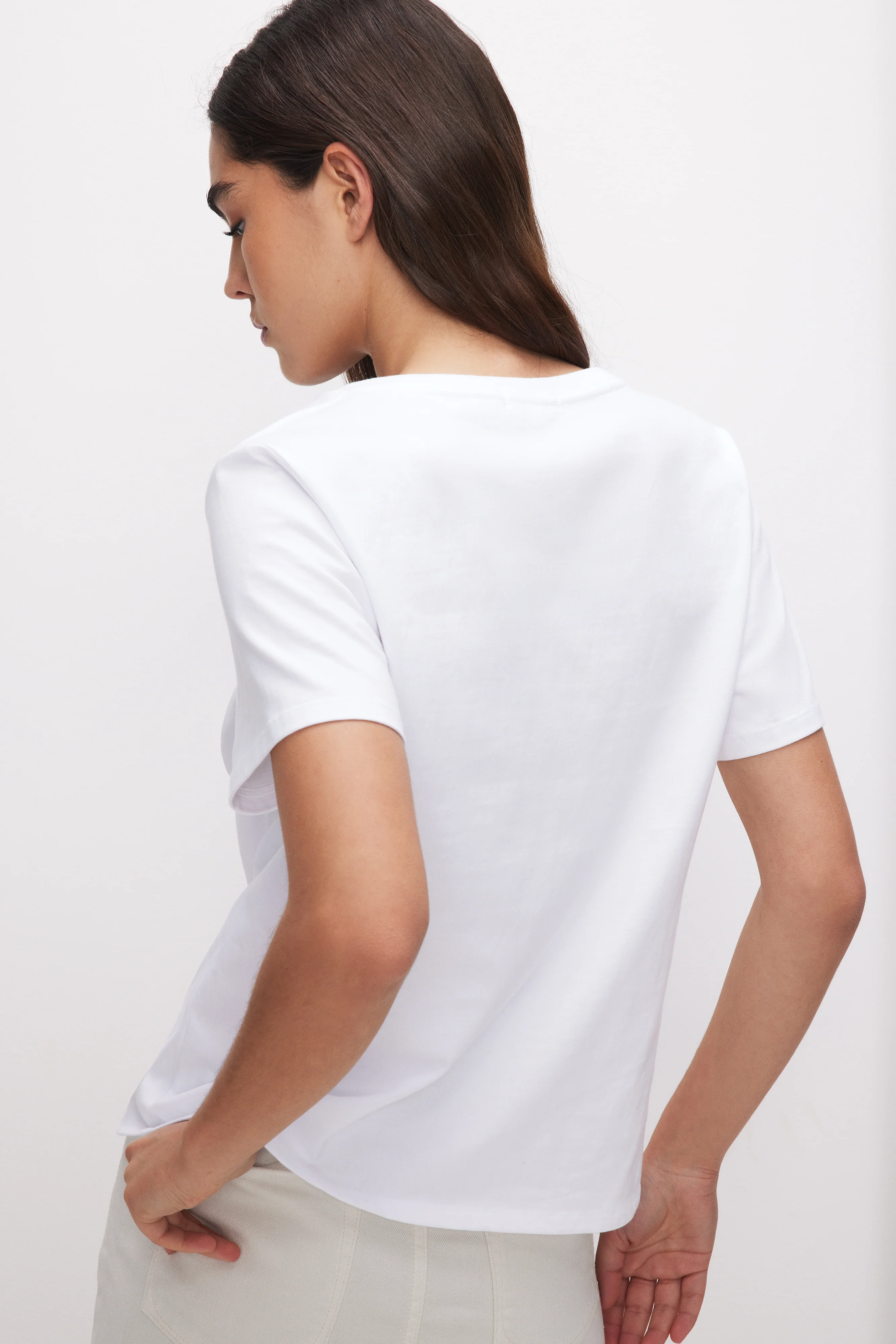 COTTON CLASSIC V-NECK TEE | WHITE001 - Image 4