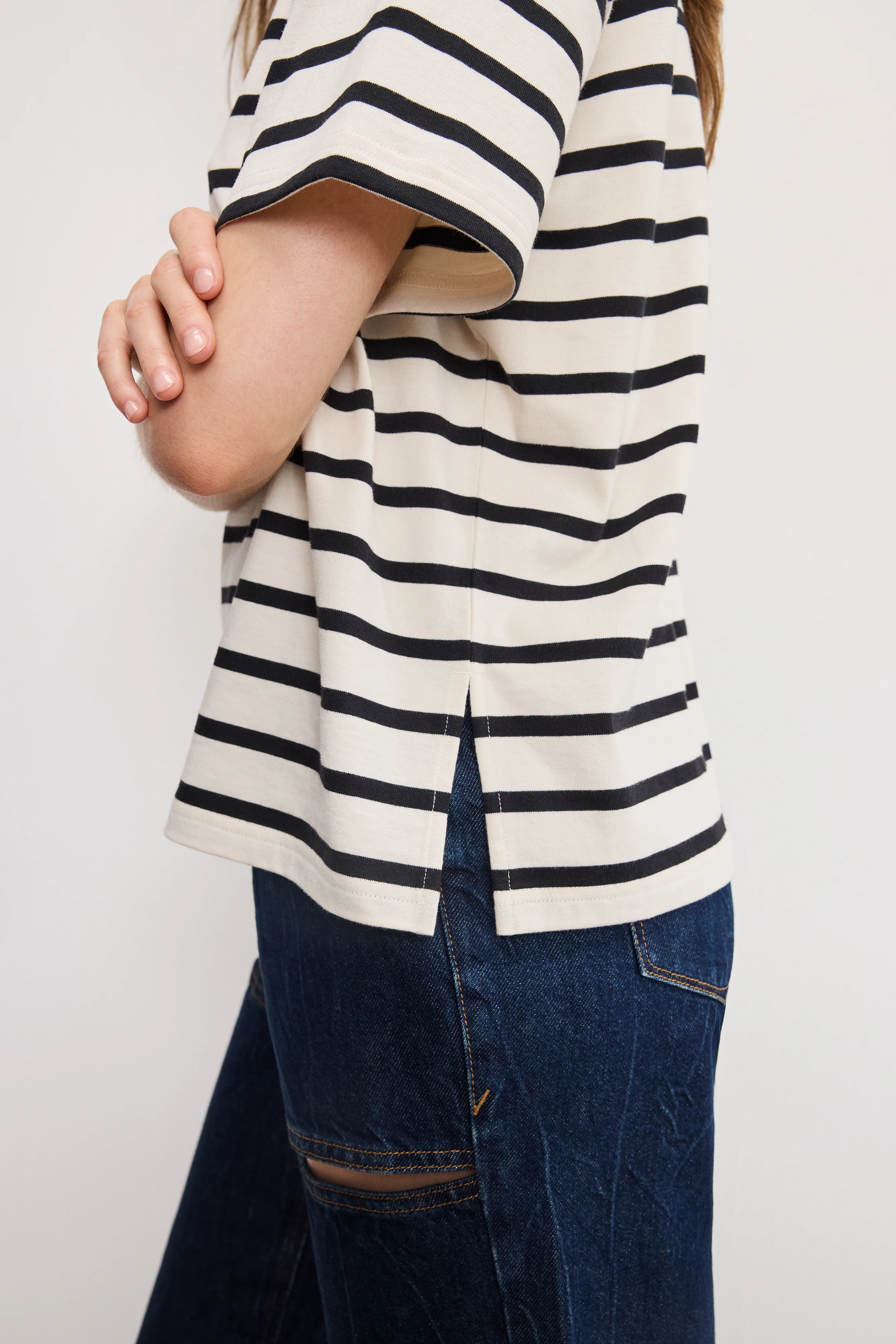 COTTON OVERSIZED TEE | BLACK AND ECRU WIDE STRIPE - Image 4