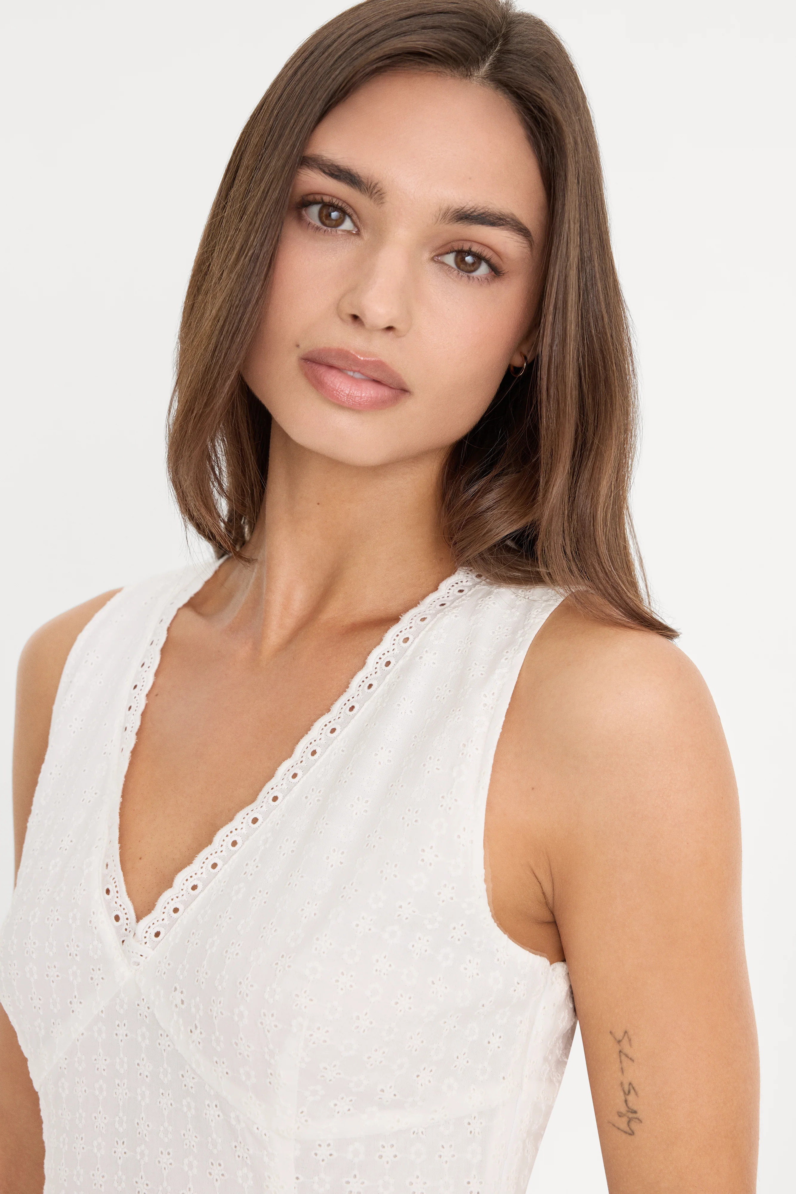 THE EYELET MINI DRESS | WHITE - Image 4