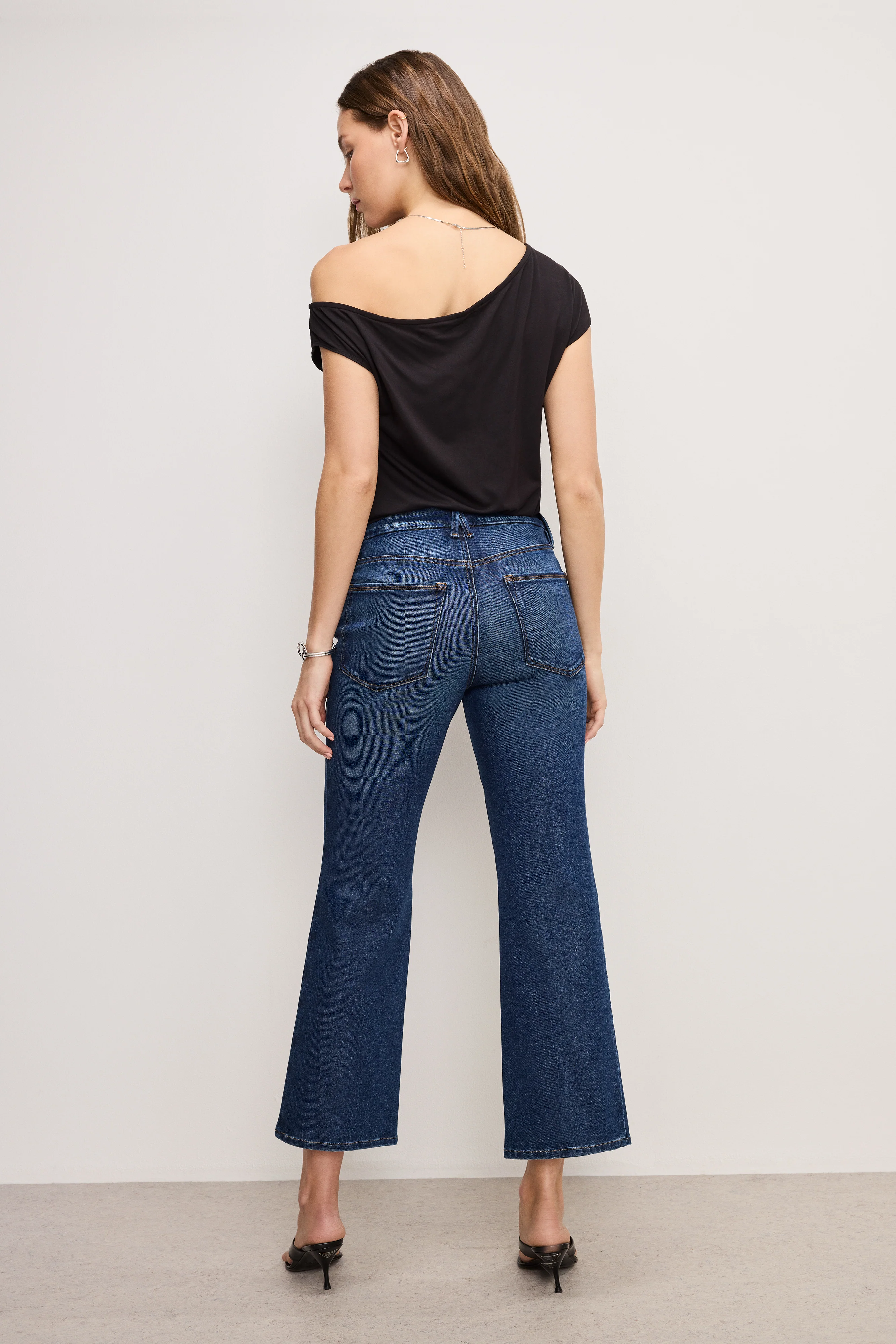 SOFT TECH GOOD LEGS CROPPED MINI BOOT JEANS | INDIGO977 - Image 6