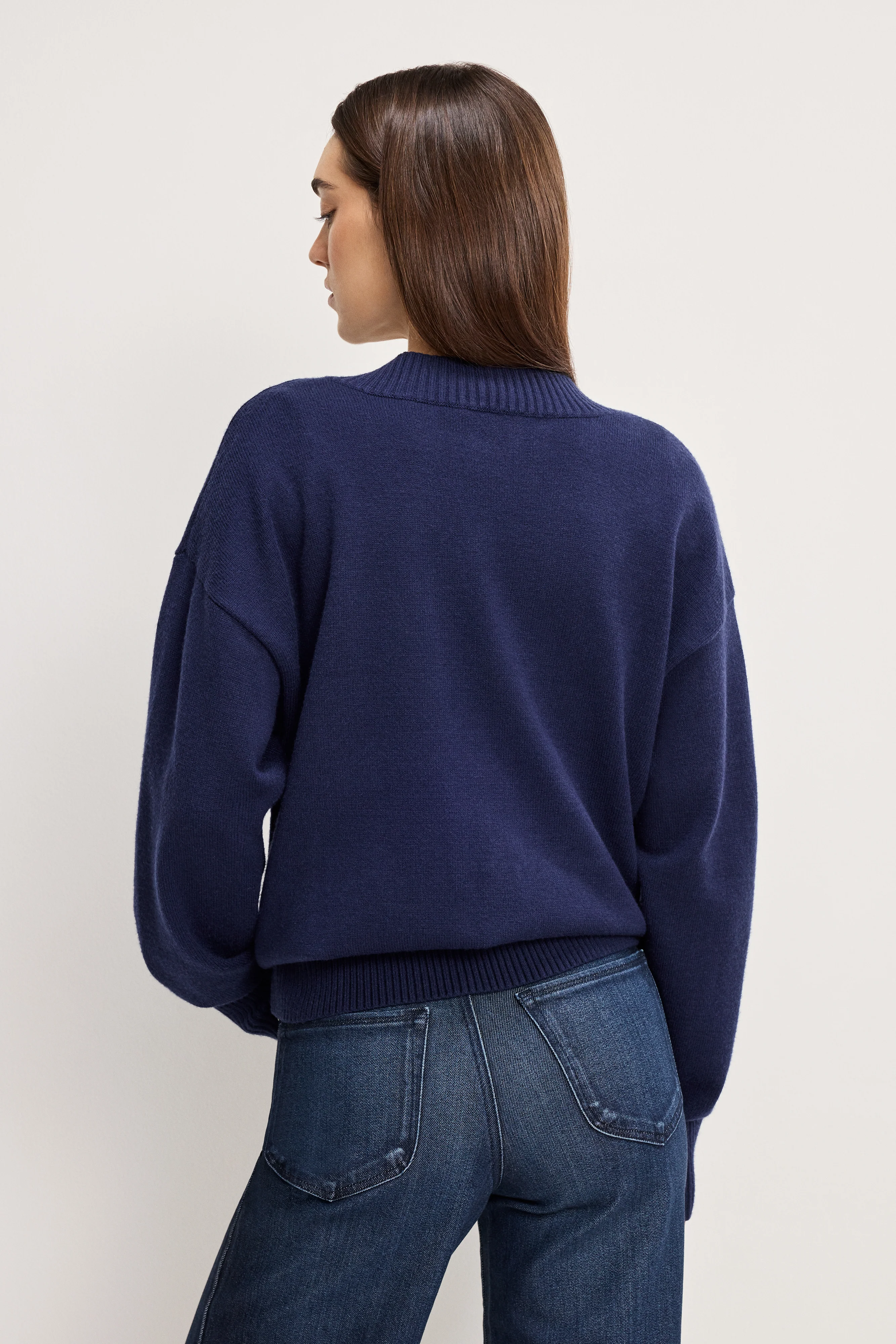 DEEP V KNIT SWEATER | HORIZON INK - Image 4
