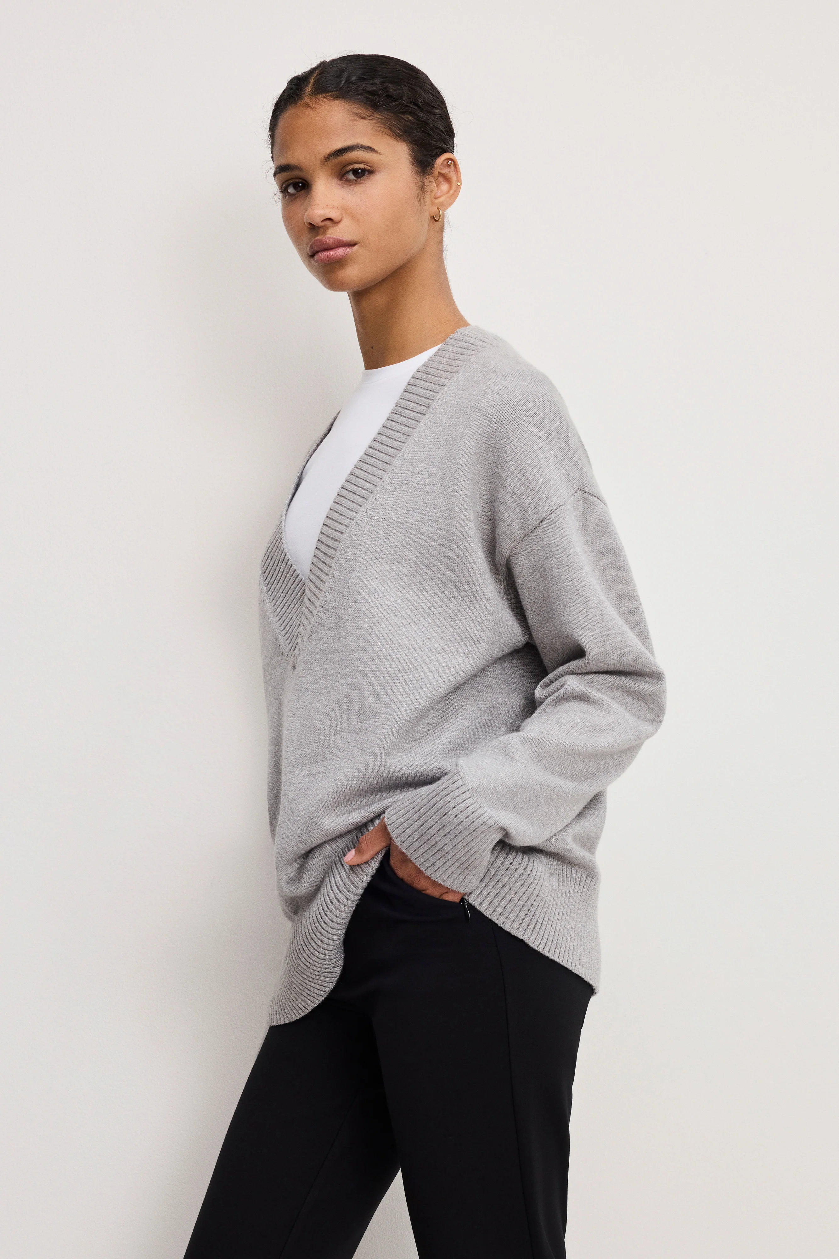 DEEP V KNIT SWEATER | MELANGE GREY - Image 3