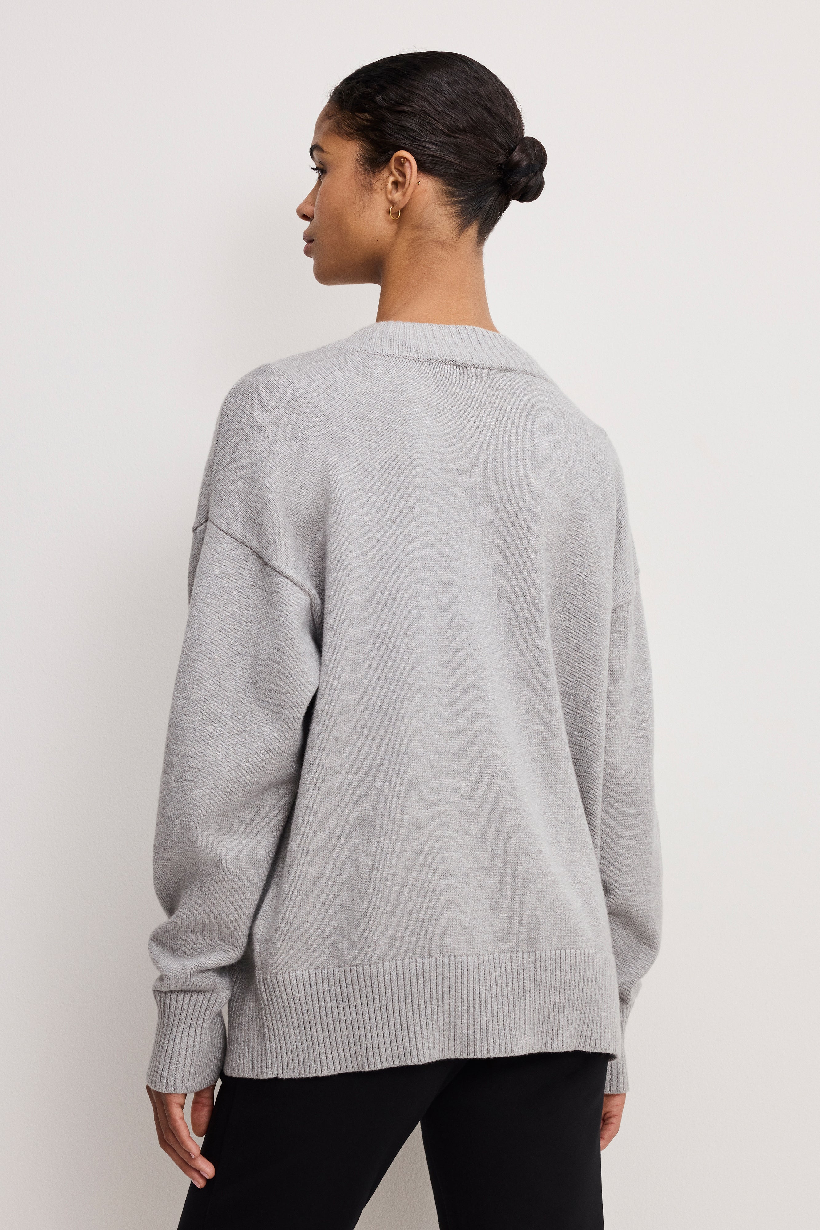 DEEP V KNIT SWEATER | MELANGE GREY - Image 4