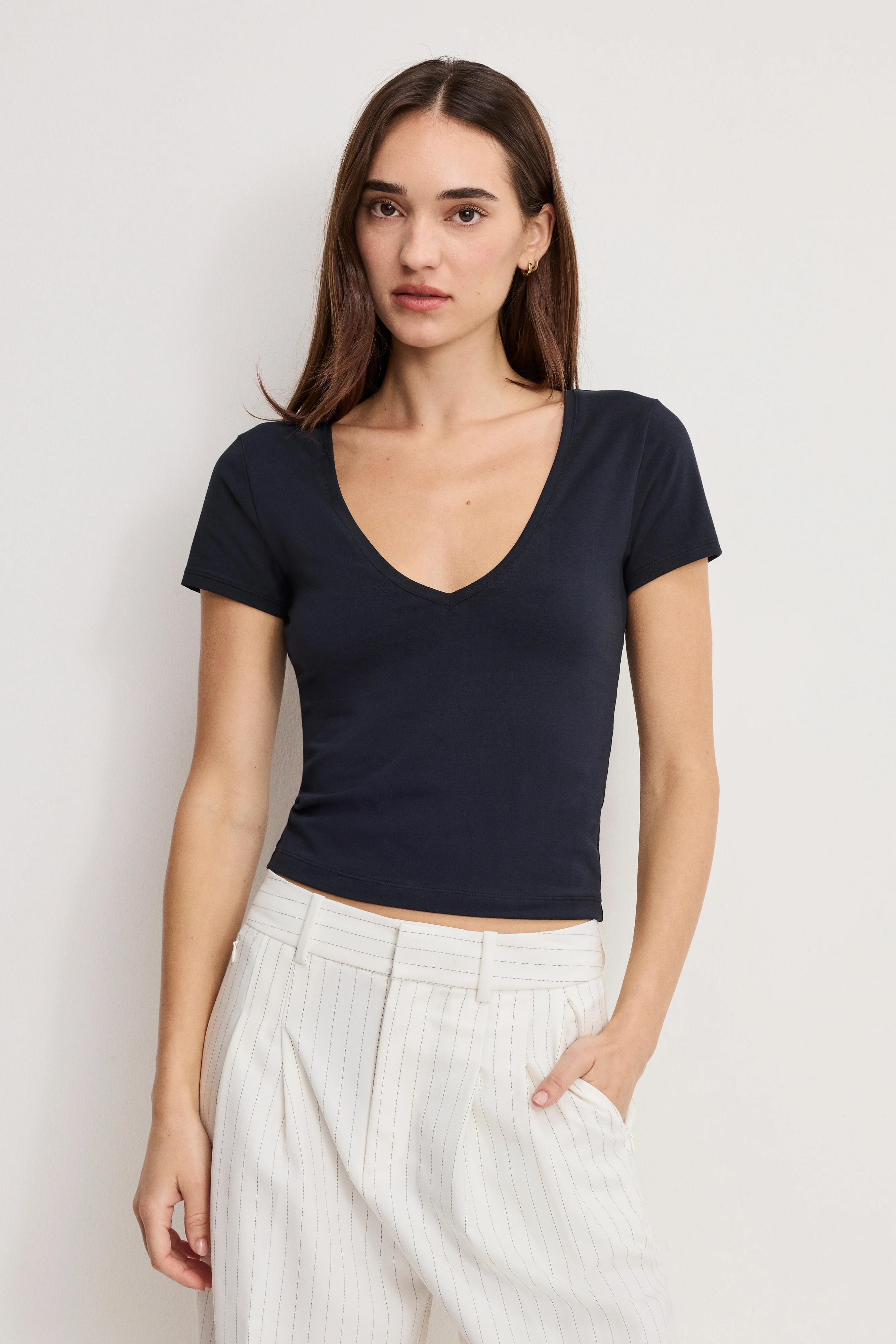 SUPER STRETCH V NECK BABY TEE | BLACK001 - Image 2