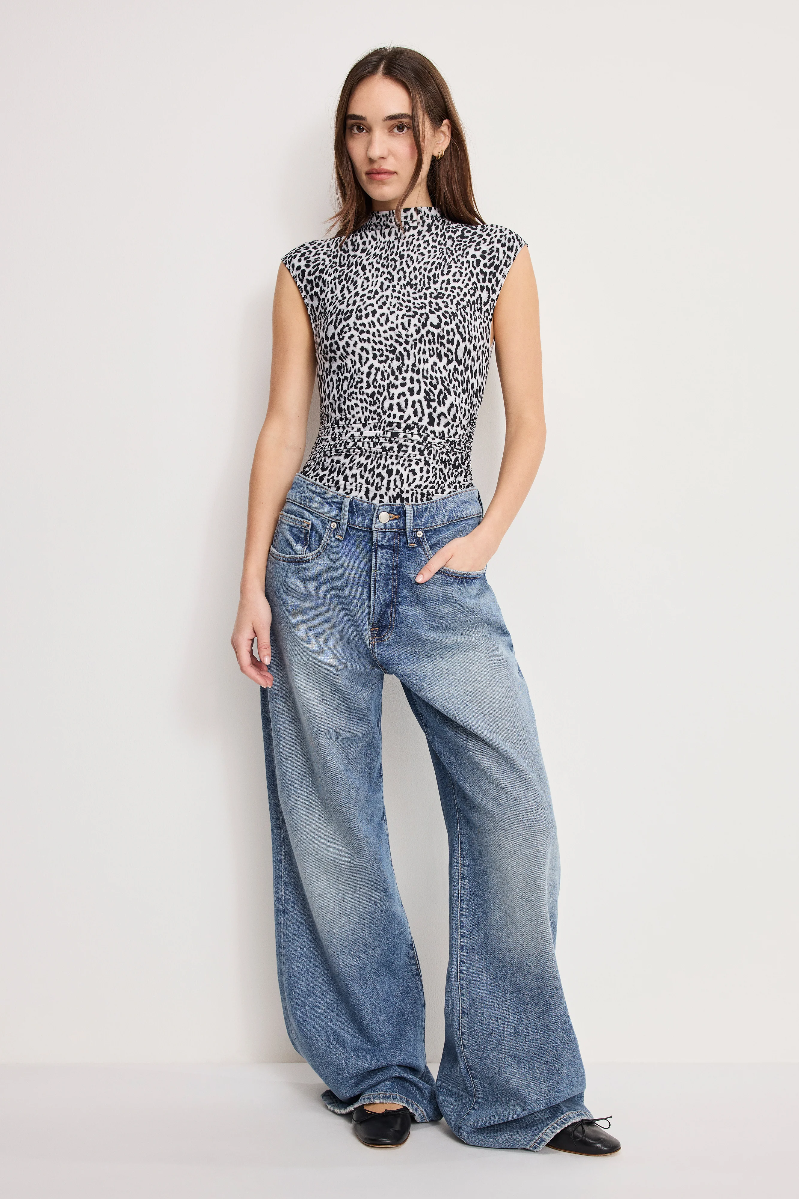 WEIGHTLESS SCULPTING BODYSUIT | BLACK AND GREY LEOPARD