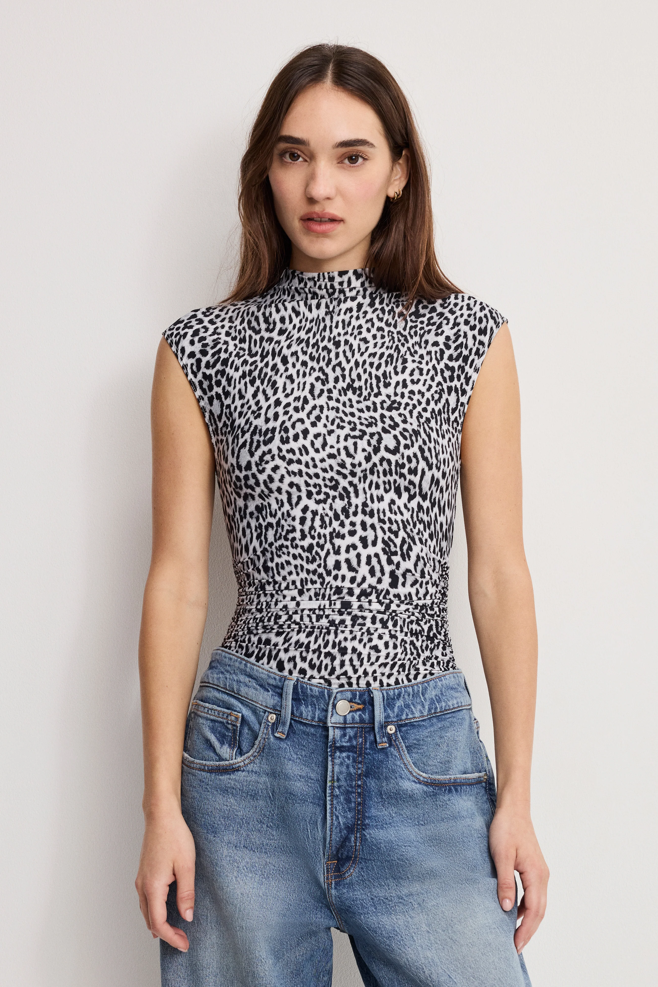 WEIGHTLESS SCULPTING BODYSUIT | BLACK AND GREY LEOPARD - Image 2